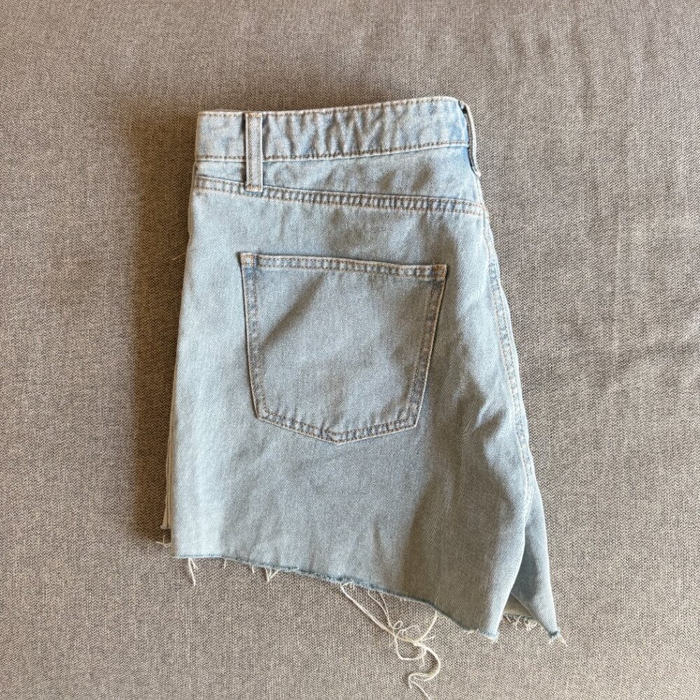 Raw Hem Contrast Panel Jean Shorts • Wild Fable 14 - Picture 5 of 6